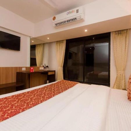 Hotel Mourya Residency Navi Mumbai Kültér fotó