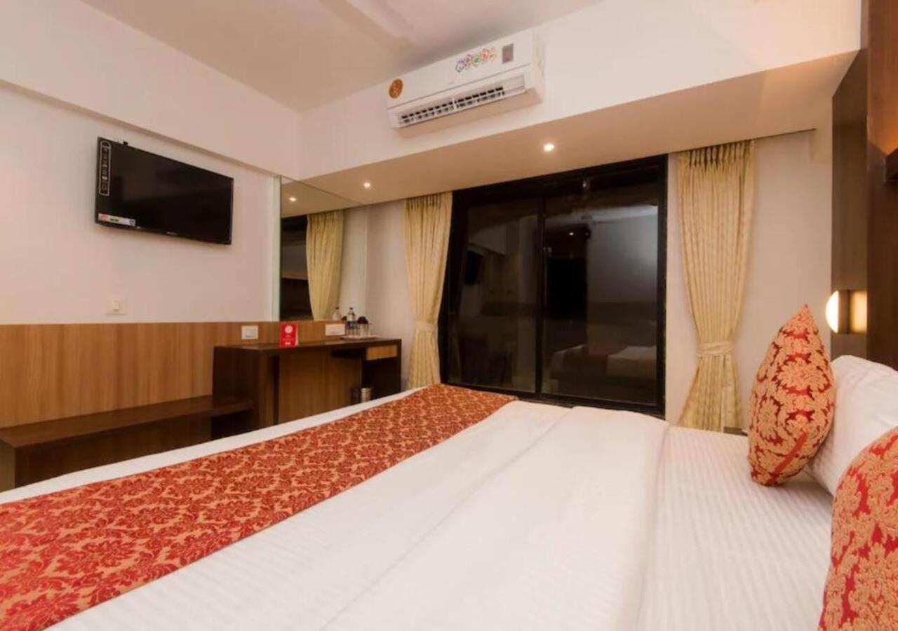 Hotel Mourya Residency Navi Mumbai Kültér fotó
