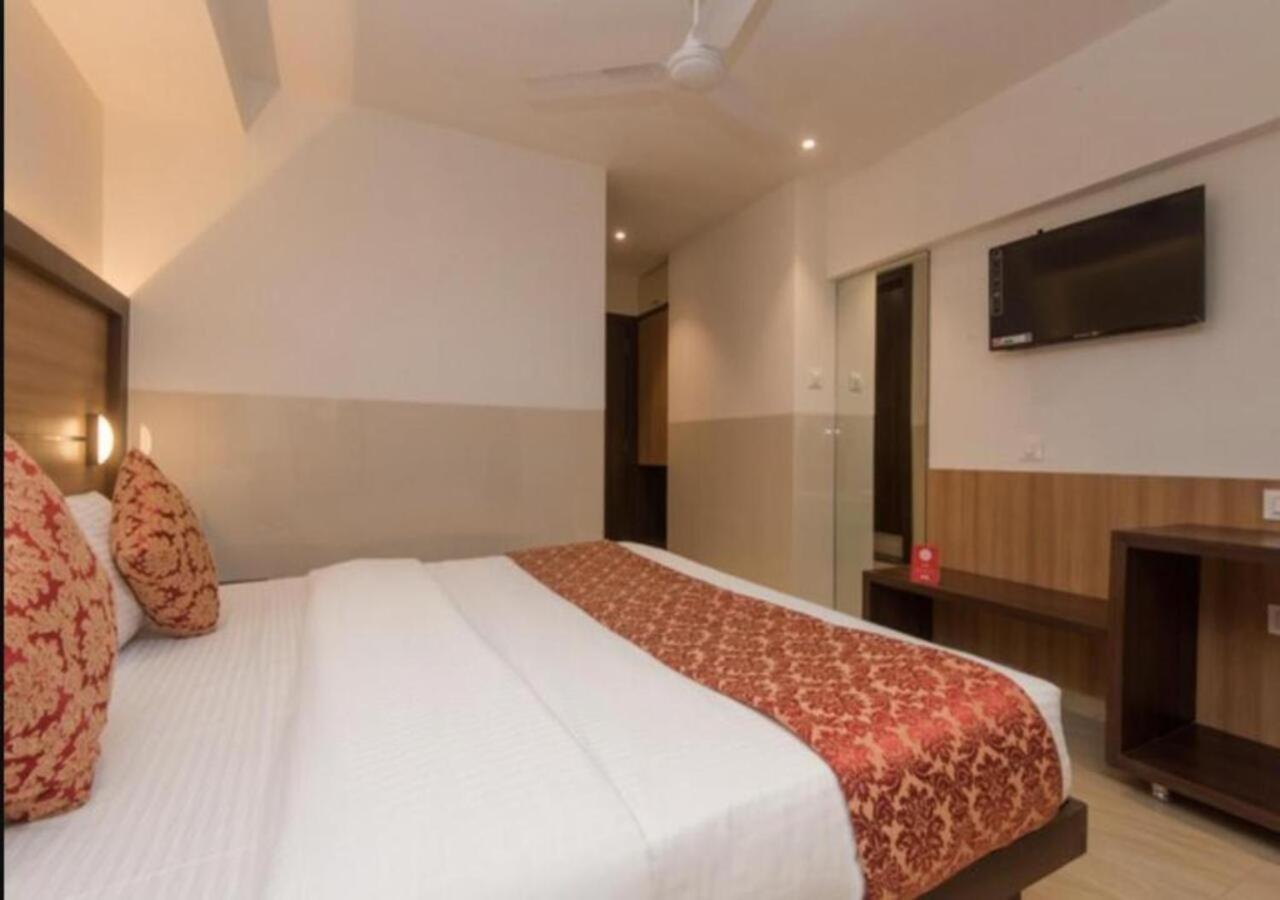 Hotel Mourya Residency Navi Mumbai Kültér fotó