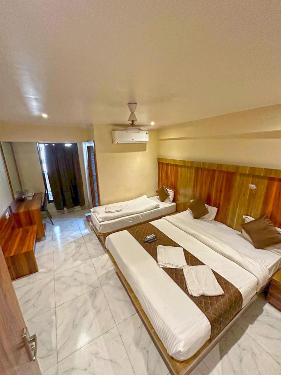 Hotel Mourya Residency Navi Mumbai Kültér fotó